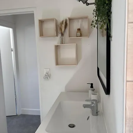 Tys Home, Maison Spacieuse Avec Parking Prázdninový dům *