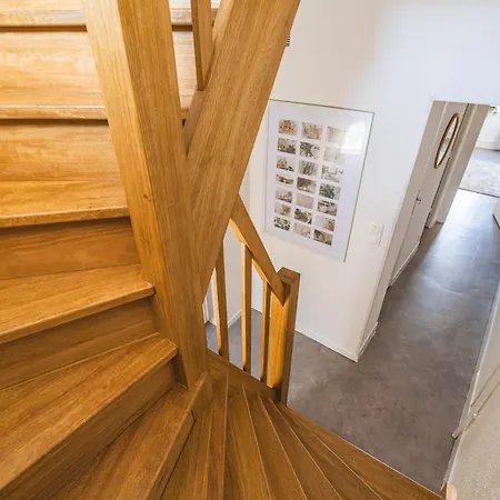 Prázdninový dům Tys Home, Maison Spacieuse Avec Parking Remeš