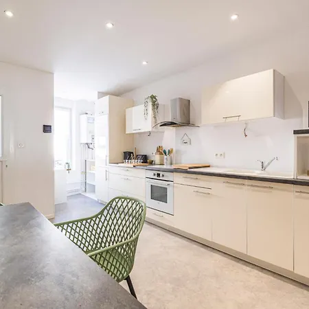 Tys Home, Maison Spacieuse Avec Parking Prázdninový dům Remeš