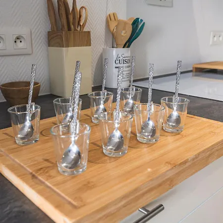 Tys Home, Maison Spacieuse Avec Parking Remeš