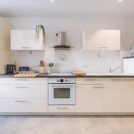 Tys Home, Maison Spacieuse Avec Parking * Remeš