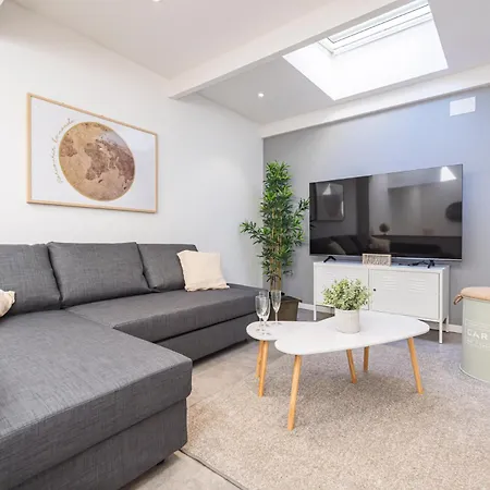 Tys Home, Maison Spacieuse Avec Parking